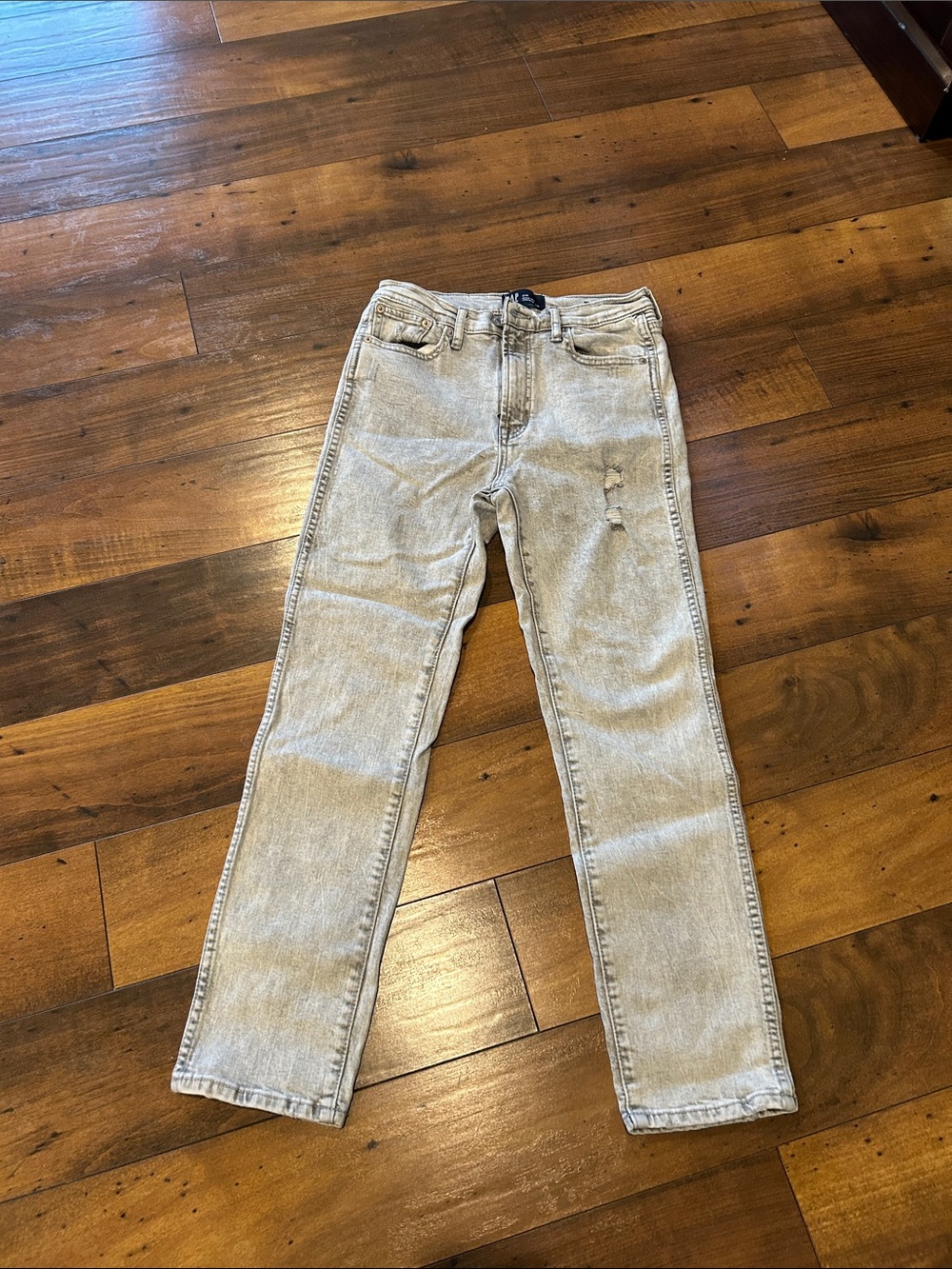 GAP Women’s Vintage Slim Straight Jeans in Light Grey Wash